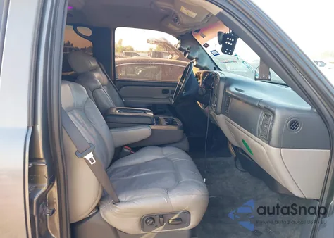 2001 Chevrolet Tahoe Lt z USA, uszkodzony, nr VIN 1GNEC13T51J154957